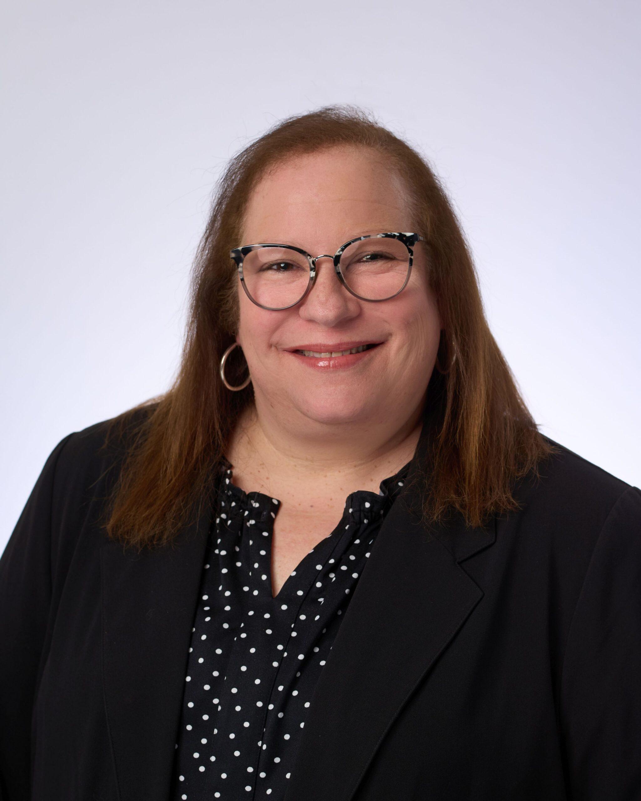 Kelly Linden headshot