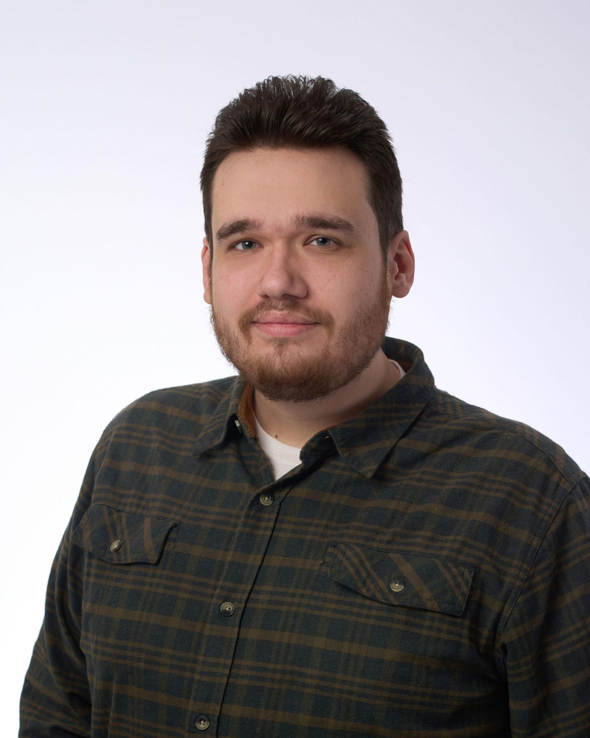 Justin Pinter Headshot