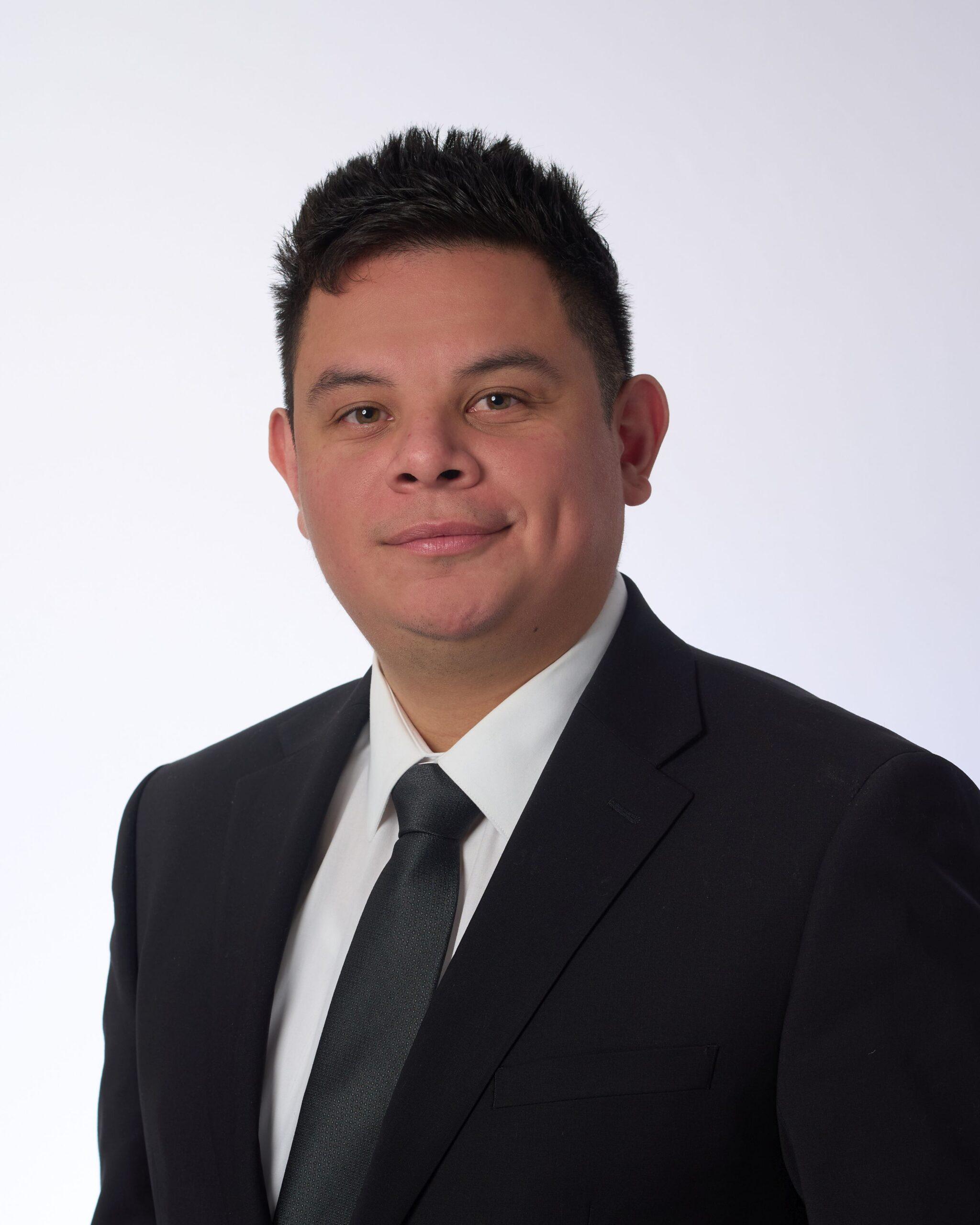 Lenny Rovelo headshot